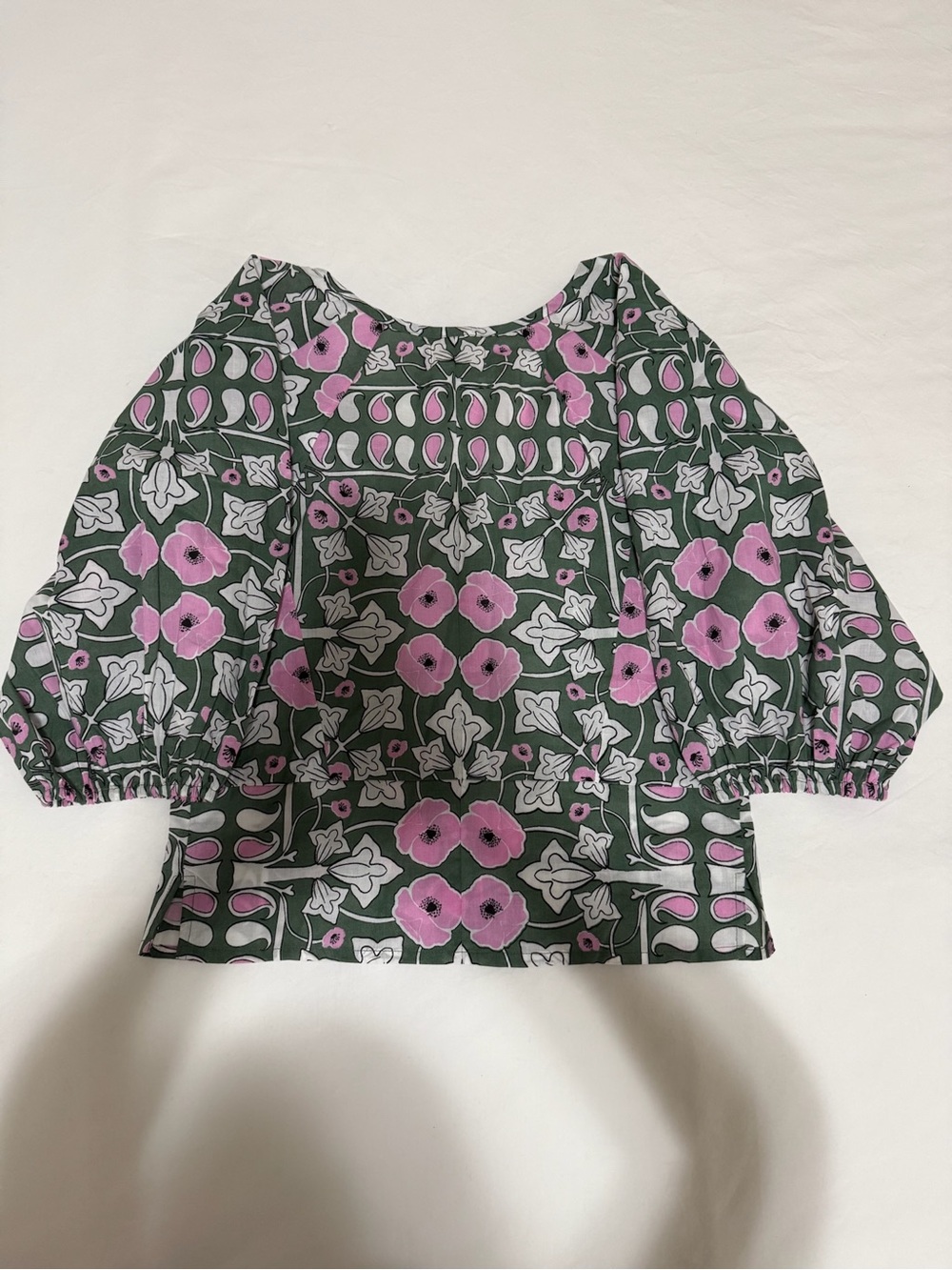 NWT Beyond by Vera Vivi Top in Heritage Wisteria Verdure Print - Picture 9 of 11